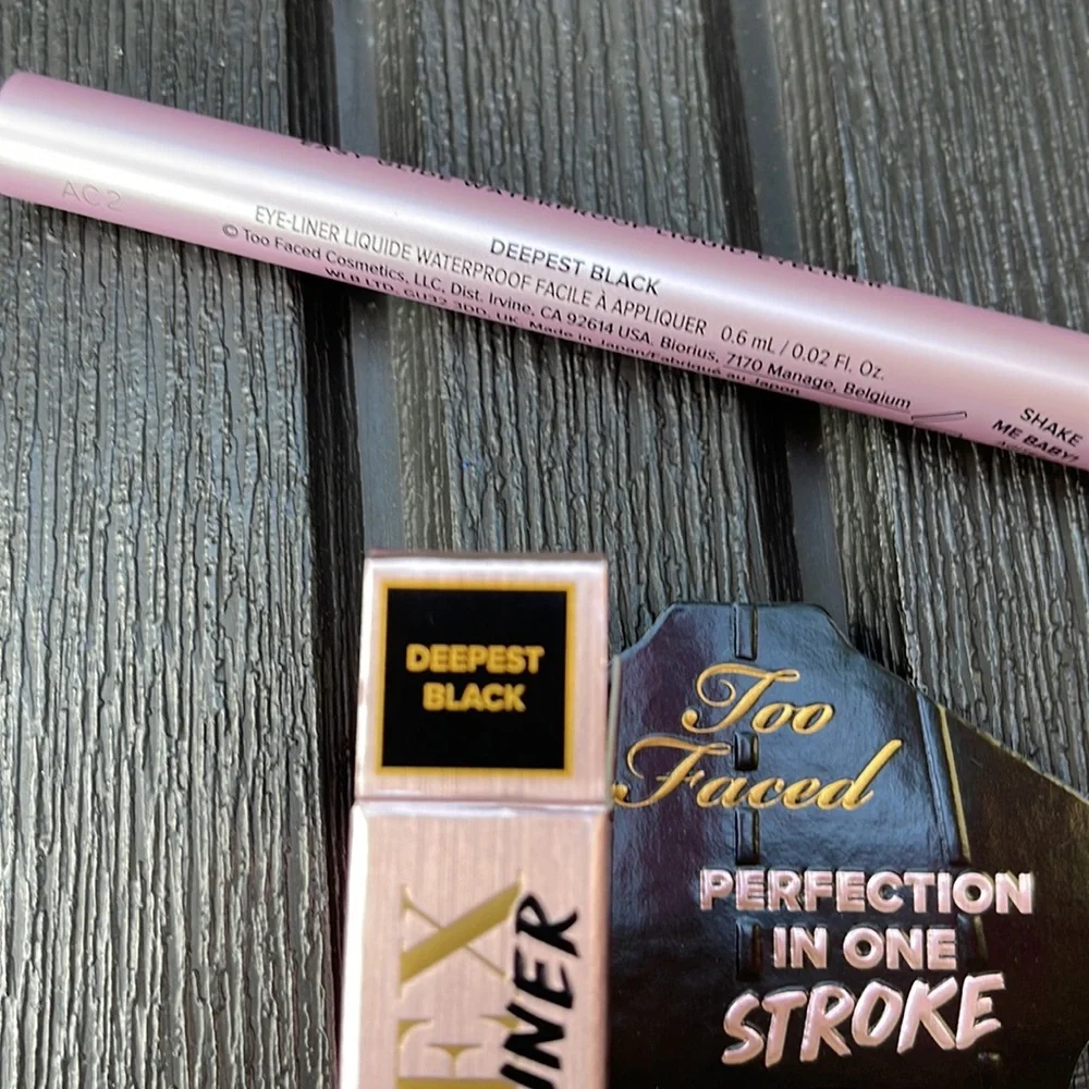 Too Faced - Better Than Sex Waterproof Liquid Eyeliner - Deepest Black
